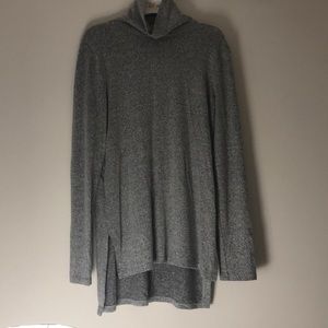 highlow turtle neck*sold on merc*